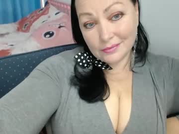 Beluckynow Chaturbate stream image from March 18, 2025