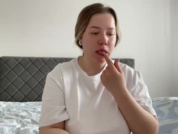Ember_Bunny Chaturbate stream image from March 18, 2025