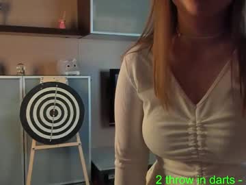 Pollybracher Chaturbate stream image from March 18, 2025
