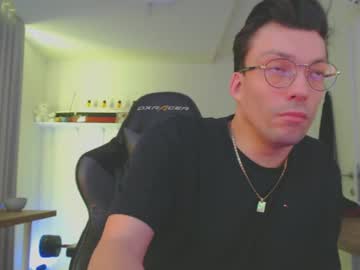 G4mer7 Chaturbate stream image from March 18, 2025