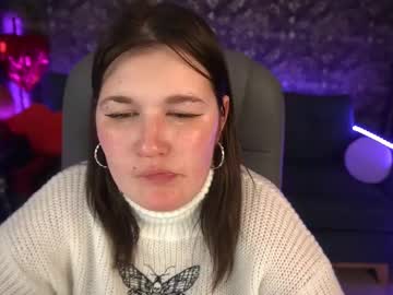 Goldenpeach__ Chaturbate stream image from March 18, 2025
