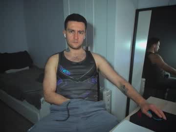 Honestandrew Chaturbate stream image from March 18, 2025