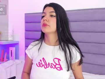 Jenniferhost Chaturbate stream image from March 18, 2025