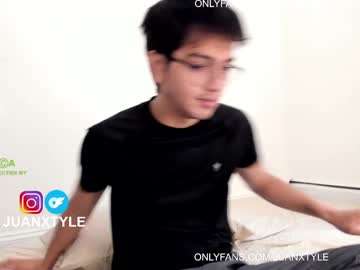 Juancamroom Chaturbate stream image from March 18, 2025