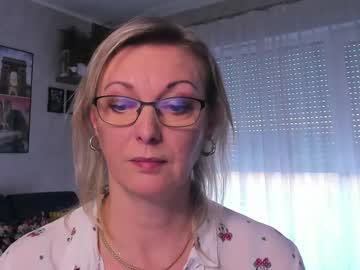 Xvanessalove Chaturbate stream image from March 18, 2025