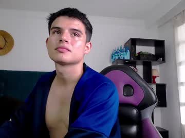 Invincible2002 Chaturbate stream image from March 18, 2025