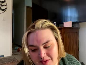 Maroon_Moon Chaturbate stream image from March 18, 2025