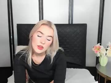 Orianaglamour Chaturbate stream image from March 18, 2025