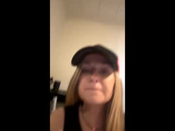 Ariellx0 Chaturbate stream image from March 18, 2025
