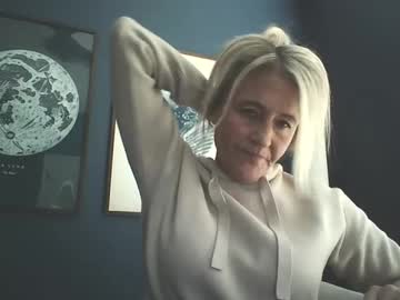 Jenniferssecrets Chaturbate stream image from March 18, 2025
