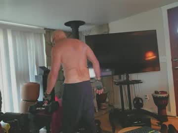 Moondanceraa Chaturbate stream image from March 18, 2025