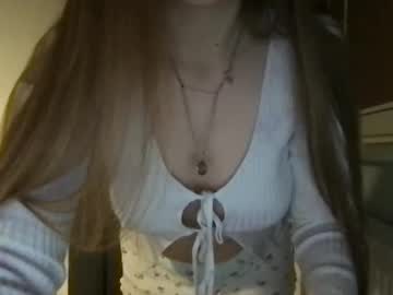 Thecrystal Chaturbate stream image from March 18, 2025