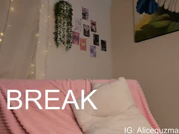 Alice_Guzman1 Chaturbate stream image from March 18, 2025