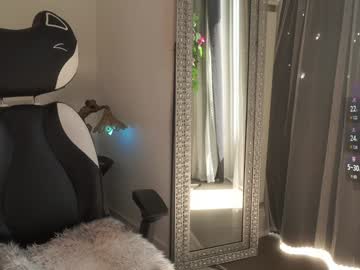 Mysticxkitty Chaturbate stream image from March 18, 2025