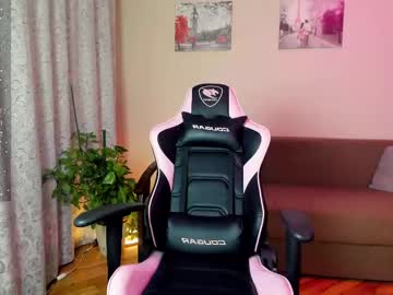 Bella_Snake Chaturbate stream image from March 18, 2025