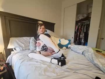 Leavibing Chaturbate stream image from March 18, 2025