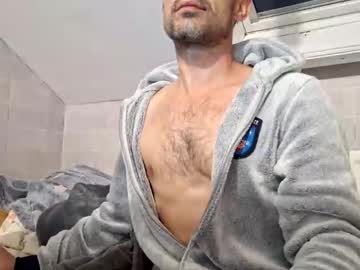 Vuiljoske Chaturbate stream image from March 18, 2025