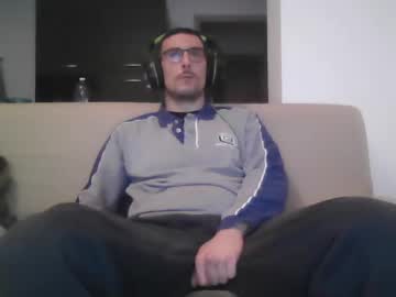 Theitalianx95x Chaturbate stream image from March 18, 2025