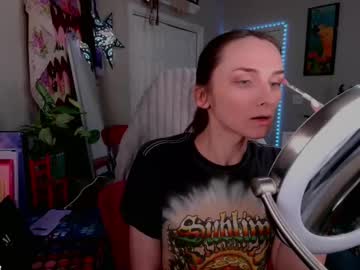 Veeweatherbee Chaturbate stream image from March 18, 2025