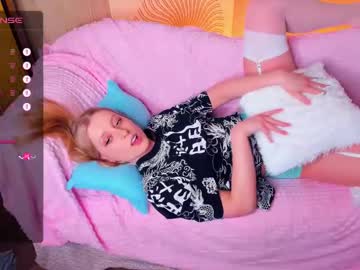 Mindinclouds Chaturbate stream image from March 19, 2025