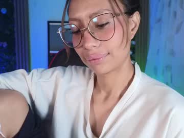 Rozetay Chaturbate stream image from March 19, 2025