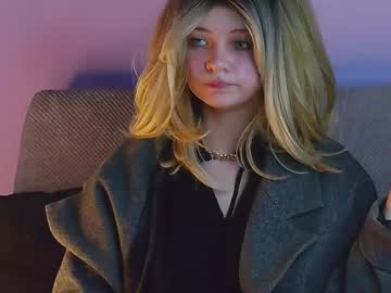 Kissamoss Chaturbate stream image from March 19, 2025