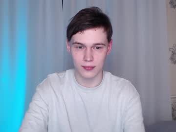Littlesadcabbage Chaturbate stream image from March 19, 2025