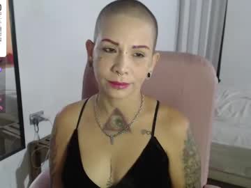 Moon_Cat85 Chaturbate stream image from March 19, 2025