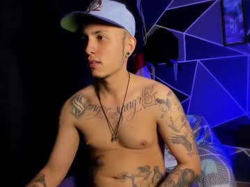 Reybigxxx Chaturbate stream image from March 19, 2025