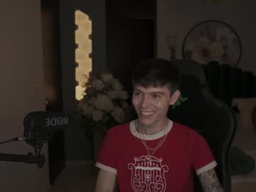 Liamswift Chaturbate stream image from March 19, 2025
