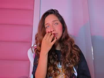Littlee_Emma_ Chaturbate stream image from March 19, 2025