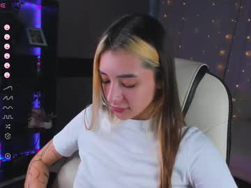 Darlabelle Chaturbate stream image from March 19, 2025