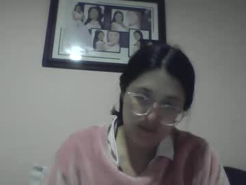 Sweetyypeach Chaturbate stream image from March 19, 2025