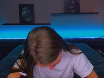 Alexabarkley Chaturbate stream image from March 19, 2025
