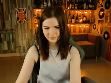 Aliceinredsquare Chaturbate stream image from March 19, 2025