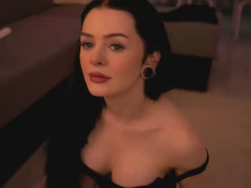 Amberkent Chaturbate stream image from March 19, 2025