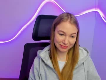 Emilia_Ilia Chaturbate stream image from March 19, 2025