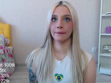 Vickyfuckingdoll Chaturbate stream image from March 19, 2025