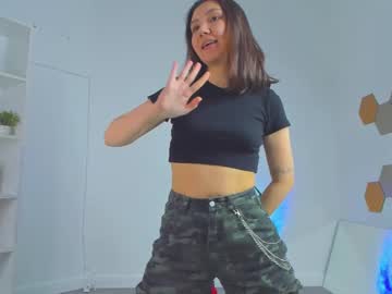 Aprilharvey Chaturbate stream image from March 19, 2025