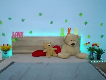 Lolahikls Chaturbate stream image from March 19, 2025