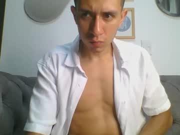 Daniroux Chaturbate stream image from March 19, 2025