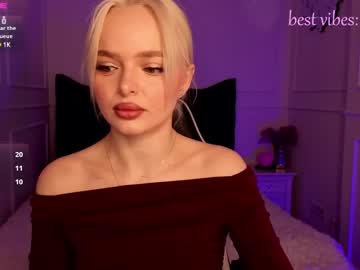 Horny_Blondiee Chaturbate stream image from March 19, 2025
