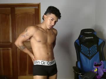 Justyn_Athenea Chaturbate stream image from March 19, 2025