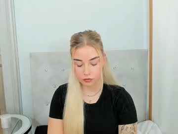Kristyflowers Chaturbate stream image from March 19, 2025