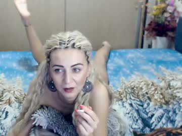 Myrabelle24 Chaturbate stream image from March 19, 2025