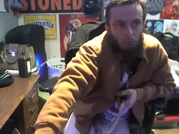 Dadddyyycloudy Chaturbate stream image from March 19, 2025