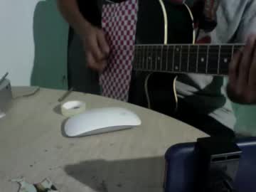 Mrmoujo Chaturbate stream image from March 19, 2025
