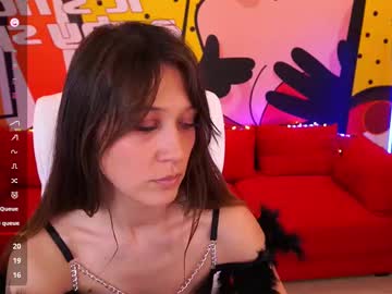 Dreamylinaaa Chaturbate stream image from March 19, 2025