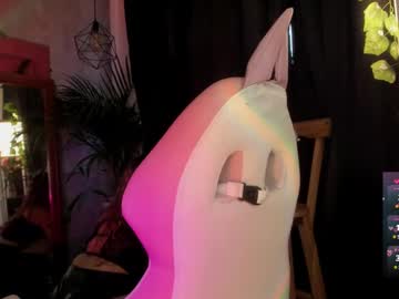 Haelycute Chaturbate stream image from March 19, 2025