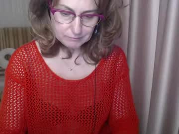 Lauraoven1 Chaturbate stream image from March 19, 2025